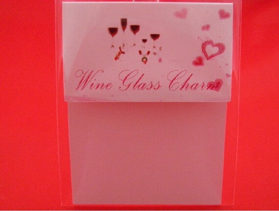 Libbys Market Place Mum To Be Wine Glass Charm on a Pink Gift Card