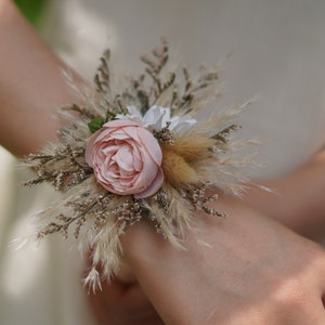Dried flower corsage , Pampas wrist corsage Rustic wedding bracelet corsage ladies corsage