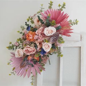 Pink Fans Arch arrangement/ Pink Silk flowers/ Pampas Backdrop arrangement - Boho wedding /Dried flowers arch arrangemen