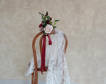 Classic Rose stoelbloemen, kunstbloemen, gangpaddecoratie