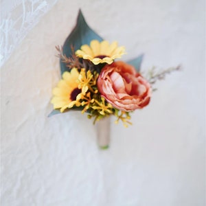 Sunflower Boutonniere,Wedding boutonniere,groomsmen buttonhole,Holiday Wedding,floral brooch,groom guest