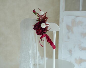 Klassieke bordeauxrode kunstbloemen Stoelbloemen, gangpaddecoratie
