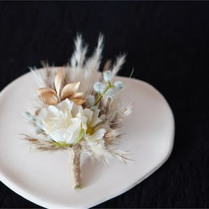 Wedding boutonniere, Pampas Boutonniere,Silk flower boutonniere, wedding Rustic button hole