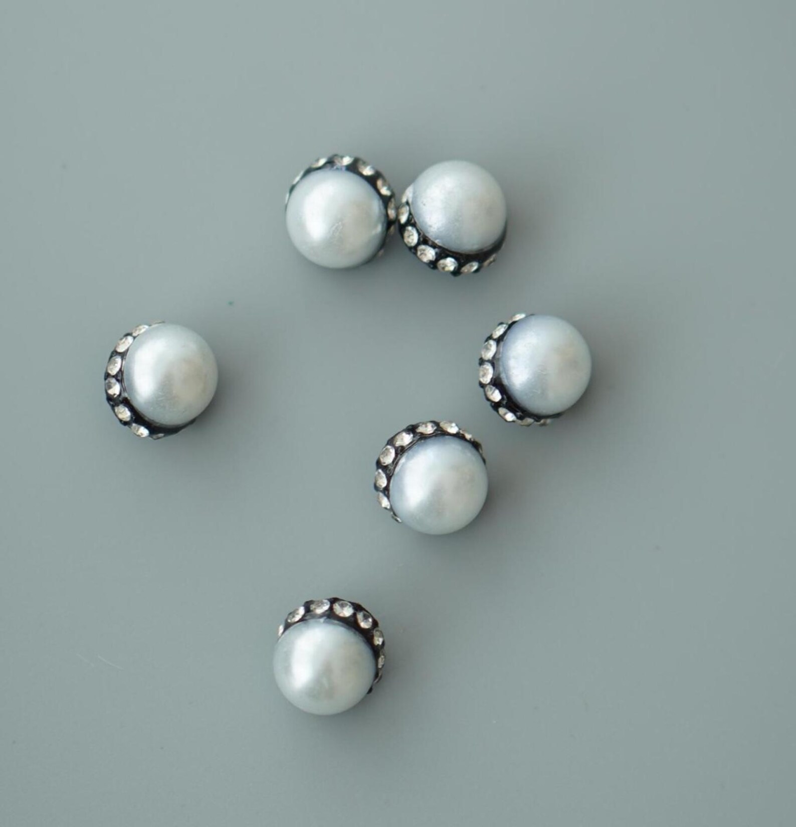 Five Pieces White Faux Pearl Button With Shiny Diamonds Mushroom Metal ...