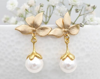 Vintage pearl earrings, White pearl wedding earrings, Bridesmaids gift, Orchid pearl earrings, Flower pearl earrings, Flower girl gift