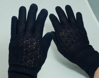 Knit Gloves from 1950's Navy Blue, 1930's, Size Small, used, pretty pattern