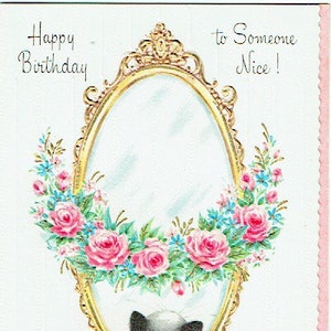 années 1960 inutilisé carte d’anniversaire vintage et enveloppe; "Éclat satiné"; Chaton regardant dans le miroir