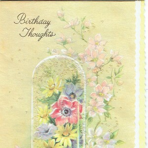 1950 's ongebruikte Vintage perkament verjaardag kaart en envelop; "Perkament juwelen";  Flower Cloche