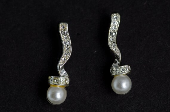 Vintage Avon Silvertone Faux Pearl Drop Necklace … - image 3