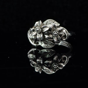 Avon Flower Adjustable to 7.5 Ring