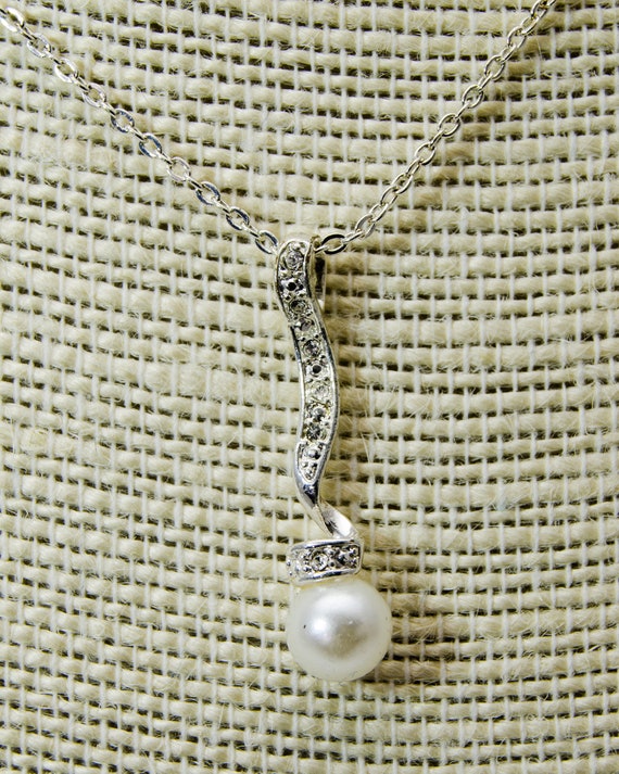 Vintage Avon Silvertone Faux Pearl Drop Necklace … - image 5
