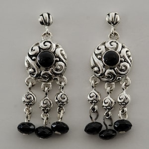 Brincos Vintage Avon Casual Silvertone e Jet Dangle Perfurados