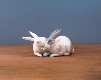 ヴィンテージ コスモス 磁器製 ウサギの置物：手描きの花飾り - Etsy 日本