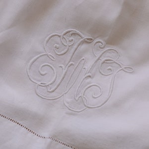 Vintage Monogrammed White Linen Bed Sheet 88&quot; X 94&quot; With Pulled Thread Border