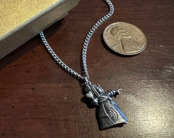 Vintage Queen of Hearts Necklace - Alice in Wonderland Sterling Silver MMA Metropolitan Museum Art NY - White Rabbit Mad Hatter Cheshire Cat