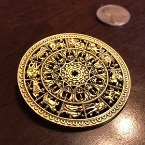 Vintage oro signo del zodiaco colgante combo broche CGA Virgo Cáncer Capricornio Leo Géminis Aries Tauro Horóscopo Astrología Carta Pagan Wicca Rueda