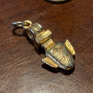 Egyptian Revival Heart Amulet Pendant Goddess Hathor Gold Vintage Alva Museum Replicas AB Vintage Sacred Heart Ornament Will Passion Emotion