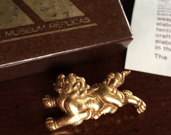 Japanese Lion Foo Dog Brooch Pin - Vintage Alva Museum Replicas - Shishi Menuki - Original Box and Paperwork - Dog of Fo - Aum - Bravery