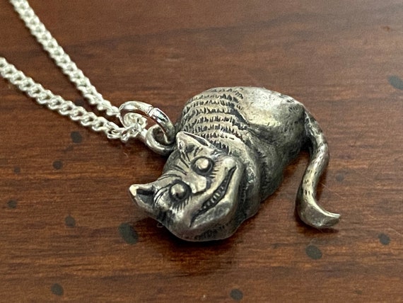 ヴィンテージ チェシャ猫ネックレス - 不思議の国のアリス