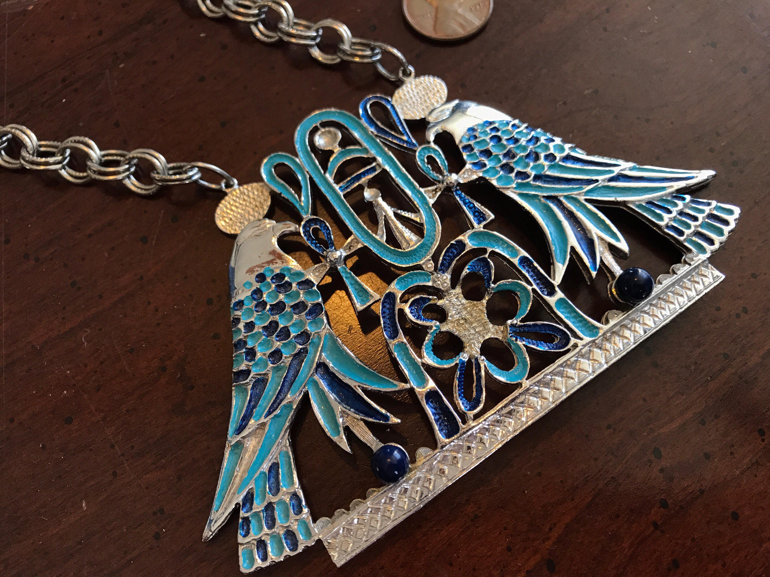 エジプト太陽神ホルスキーホルダーターコイズブルーパール