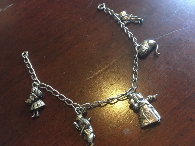 HTF Sterling Silver MMA Alice in Wonderland Bracelet Vintage Metropolitan Museum Art NY Queen Hearts Cheshire Cat Mad Hatter White Rabbit image 1