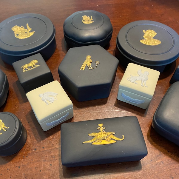 Vintage 1978 Wedgwood Egyptian Collection - 24k Gold and Black Basalt Primrose Trinket Box Candy - King Tut Treasures of Tutankhamun Revival