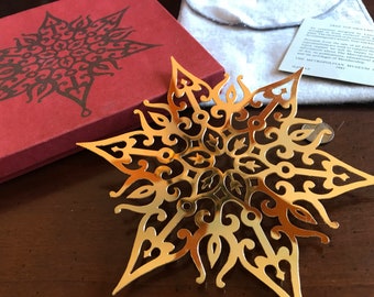 Vintage MMA Gold Tree Topper Retro Christmas Star Top Snowflake Ornament Original Gift Box 6 1/2" Snow Flake 1981 Metropolitan Museum of Art