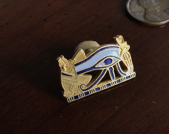 MMA Egyptian Revival Gold Udjat Eye of Horus Lapel Pin Brooch - Vintage 1976 Metropolitan Museum Art Treasures of Tutankhamun Exhibit