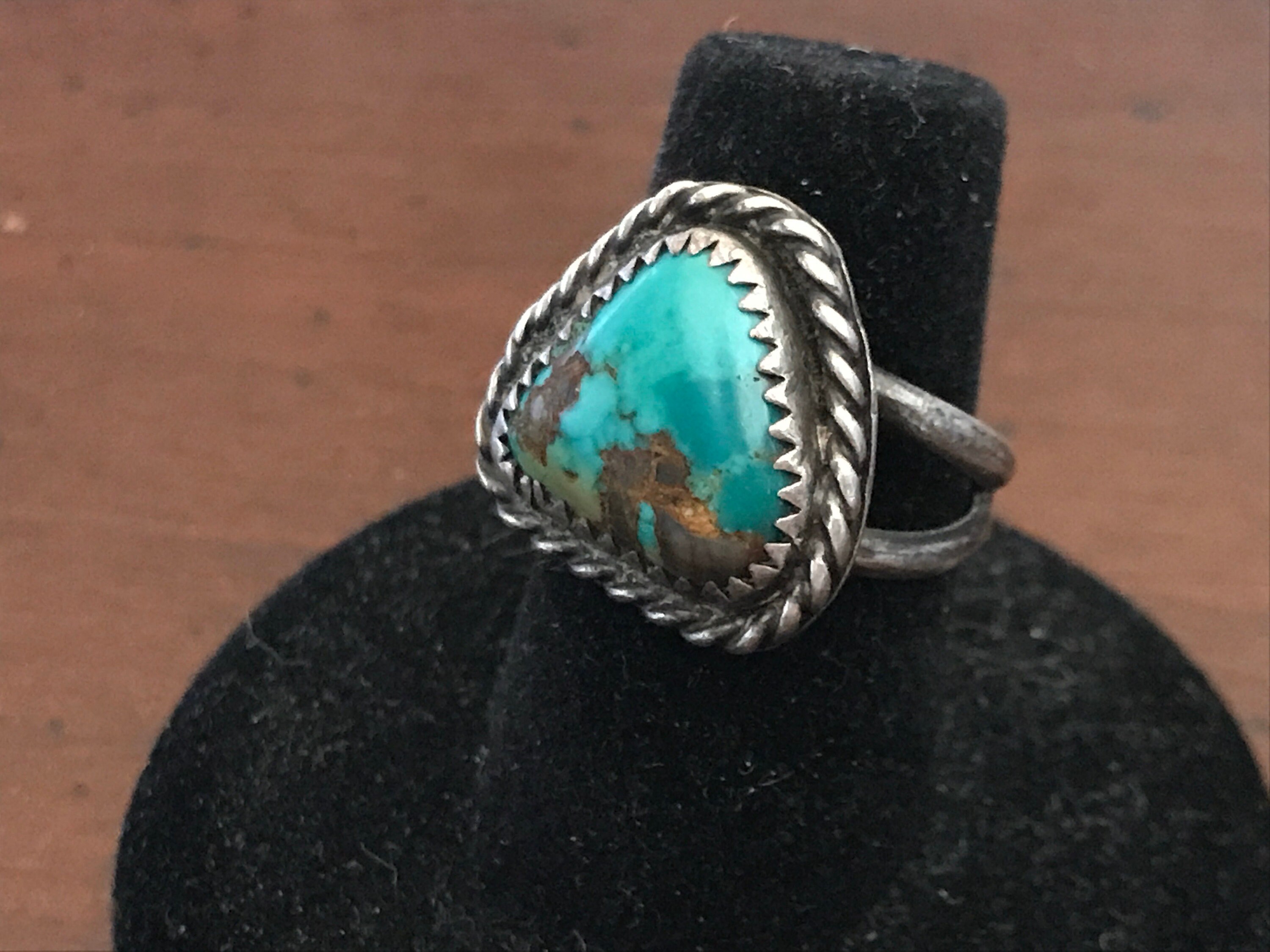 Vintage Navajo Sterling Silver Carico Lake Turquoise Ring Vintage Navajo Sterling Silver Carico Lake Turquoise Ring