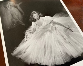 Vintage Vivien Leigh &quot;Waterloo Bridge&quot; - Laszlo Willinger Old Hollywood Ballerina - 8x10 Movie Still Photo PostCard 1984 Kobal Collection