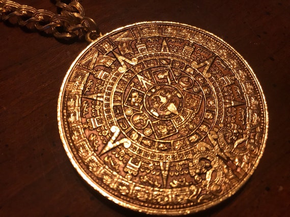 オーナメント・オブジェ Gold&Silver TheCaudexMan PachypusMan ss Gold Aztec Calendar Stone Necklace - Vintage Alva Museum