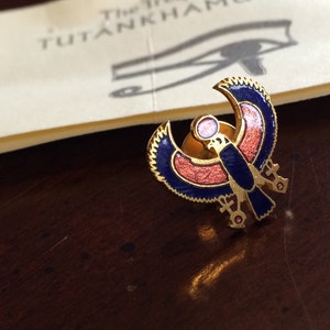 MMA Egyptian Revival God of the Sky Horus Lapel Pin Brooch - 1976 Metropolitan Museum of Art Treasures Tutankhamun Exhibit  Falcon Ankh Hawk
