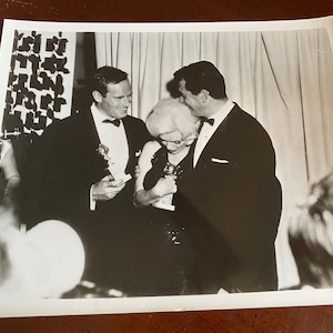 Vintage Marilyn Monroe Golden Globe Award Photo - Norman Norell Dress - 8x10 Photograph - 1962 Henrietta Award World Film Favorite Female