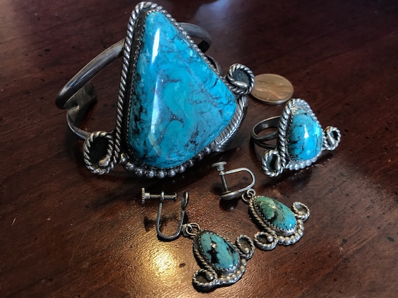 Authentic Vintage Native American Navajo Ocean Blue Turquoise Sterling Silver Bracelet Authentic Vintage Native American Navajo Ocean Blue Turquoise Sterling Silver Bracelet