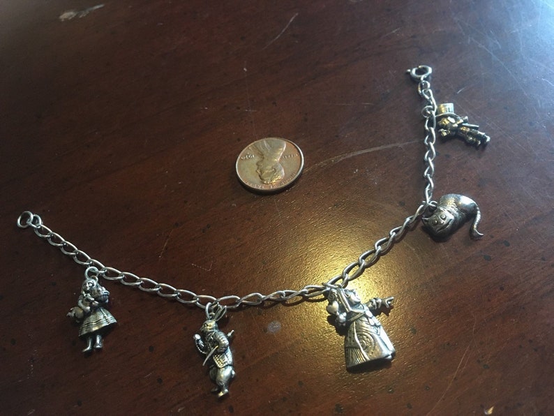 HTF Sterling Silver MMA Alice in Wonderland Bracelet Vintage Metropolitan Museum Art NY Queen Hearts Cheshire Cat Mad Hatter White Rabbit image 3