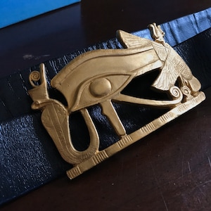 VHTF MMA Egyptian Revival Gold Udjat Eye Horus Belt Buckle - Vintage 1976 Metropolitan Museum of Art Treasures of Tutankhamun Exhibit Cobra