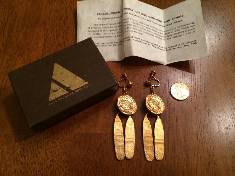 Walking Sun Gold Pre Columbian Dangle Screwback Earrings Vintage Alva Museum Replicas Original Box and Paperwork imagen 1