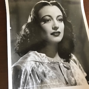 Original Vintage Joan Crawford Glamour Portrait Close-Up 1940s - Hollywood Actress Leading Lady 8x10 Studio Photo - Chorus Girl Broadway