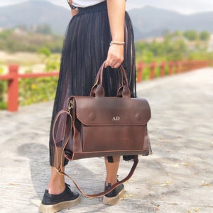 Sac pour ordinateur portable personnalisé en cuir végétalien / porte-documents marron / sacoche pour ordinateur portable marron / sac en cuir végétalien / sac à main en cuir végétalien / messager en cuir