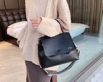 Personalised Vegan Leather Bag / Black Handbag /  Black Bag /  Vegan Leather Bag / Vegan Leather Handbag / Leather Messenger