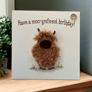 Carte d'anniversaire faite main avec une vache des montagnes au crochet - personnalisation facultative avec nom personnalisé, carte 3D unique avec graines à planter