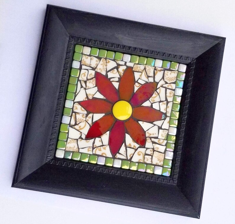 Red Daisy Mosaic Wall Hanging-framed mosaic art-mixed media mosaic-mosaic glass art-decorative art-wall decor