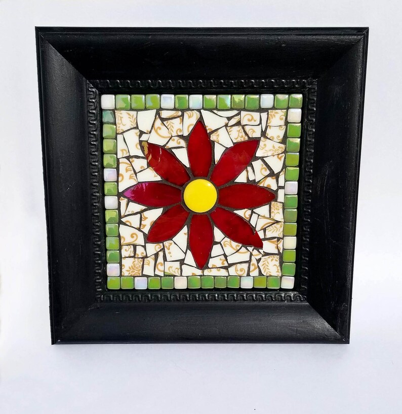 Red Daisy Mosaic Wall Hanging-framed mosaic art-mixed media mosaic-mosaic glass art-decorative art-wall decor