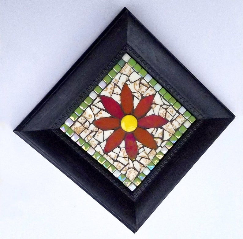 Red Daisy Mosaic Wall Hanging-framed mosaic art-mixed media mosaic-mosaic glass art-decorative art-wall decor