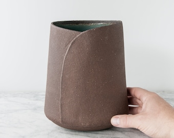 Vaso grande sobreposto em grés minimalista