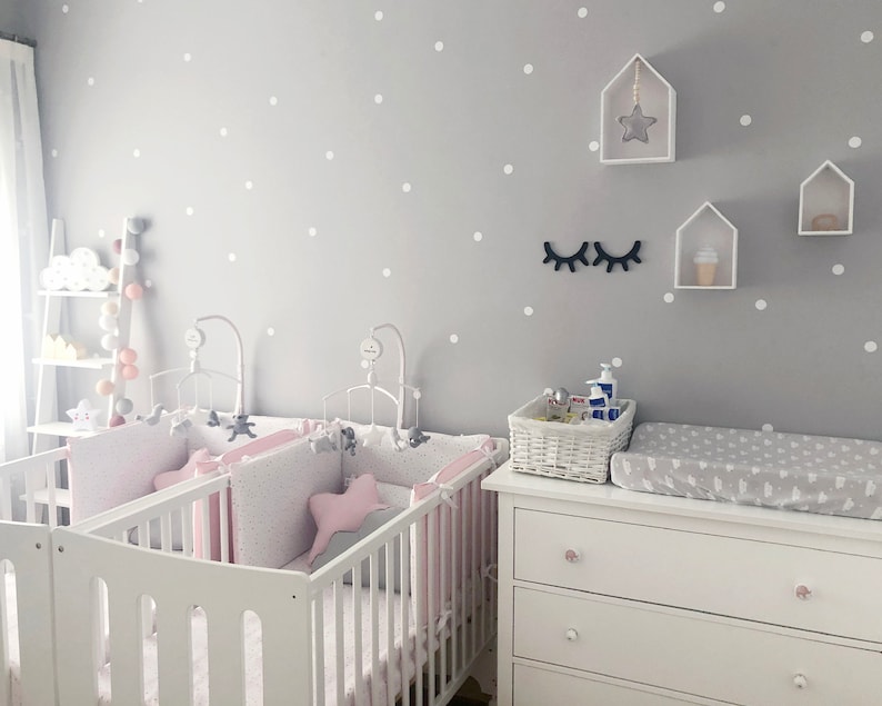 Vinilos de lunares Polka dots. Vinilos círculos decorativos. Decoración infantil pared Topitos. Pegatinas adhesivas pared mini polka dots imagen 1