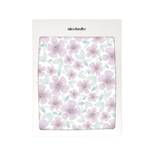Paquete completo de las 92 pegatinas decorativas de vinilo decorativo para paredes en forma de flores silvestres de color lila - Nicolasito.es
Complete pack of 92 decorative vinyl wall stickers in the shape of lilac wildflowers – Nicolasito.es