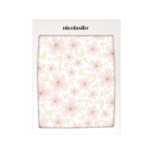 Packaging original de envío de los vinilos decorativos de pared en forma de flores silvestres de color rosa - Nicolasito.es