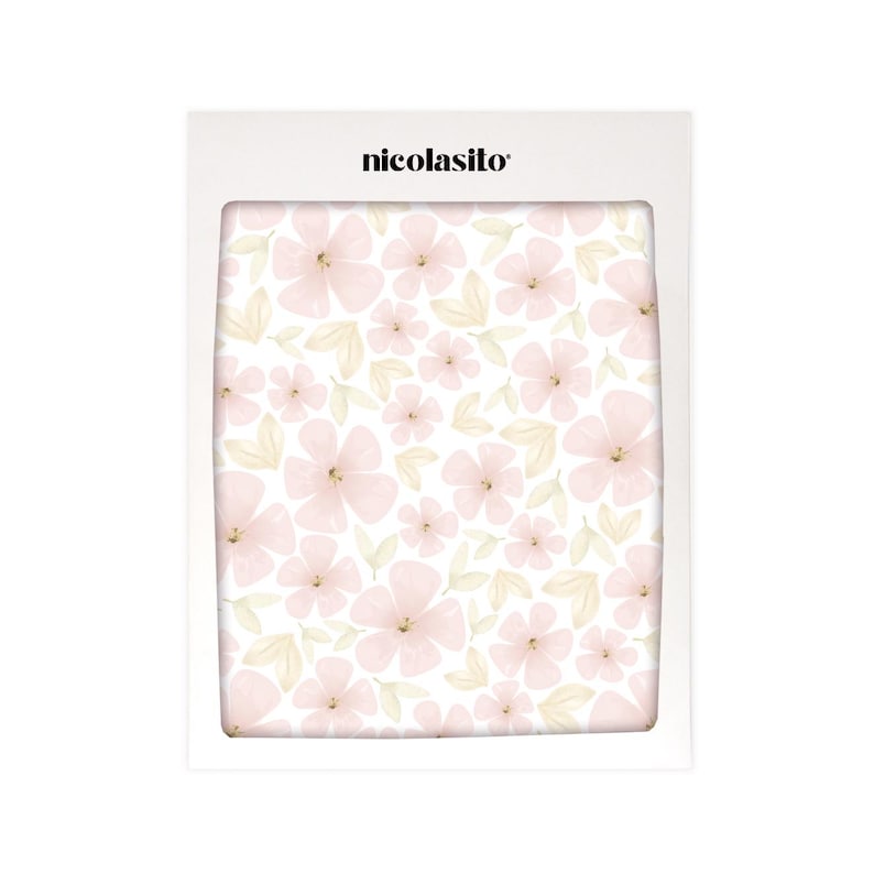 Packaging original de envío de los vinilos decorativos de pared en forma de flores silvestres de color rosa - Nicolasito.es