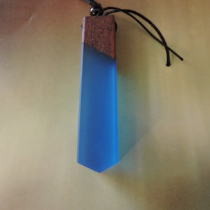 Aquamarine resin, wood pendant necklace,  resin necklace, blue pendant, aquamarine pendant, adjustable necklace, men&#39;s necklace, unisex